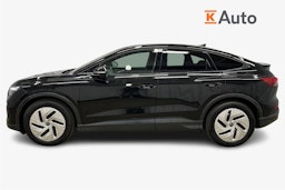 musta Audi Q4 e-tron 2024 kuva 6.