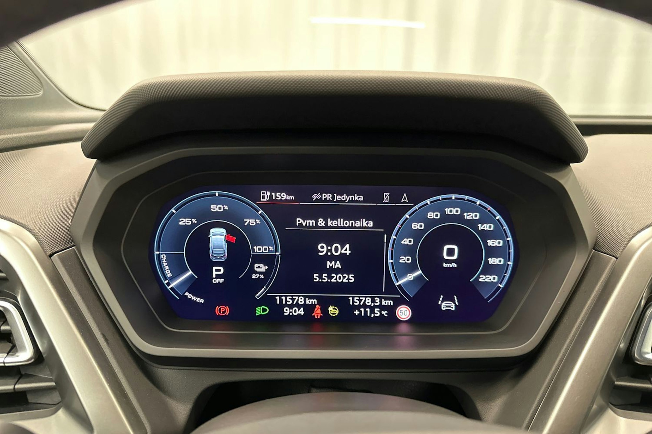 musta Audi Q4 e-tron 2024 kuva 17.