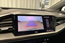 musta Audi Q4 e-tron 2024 kuva 20.