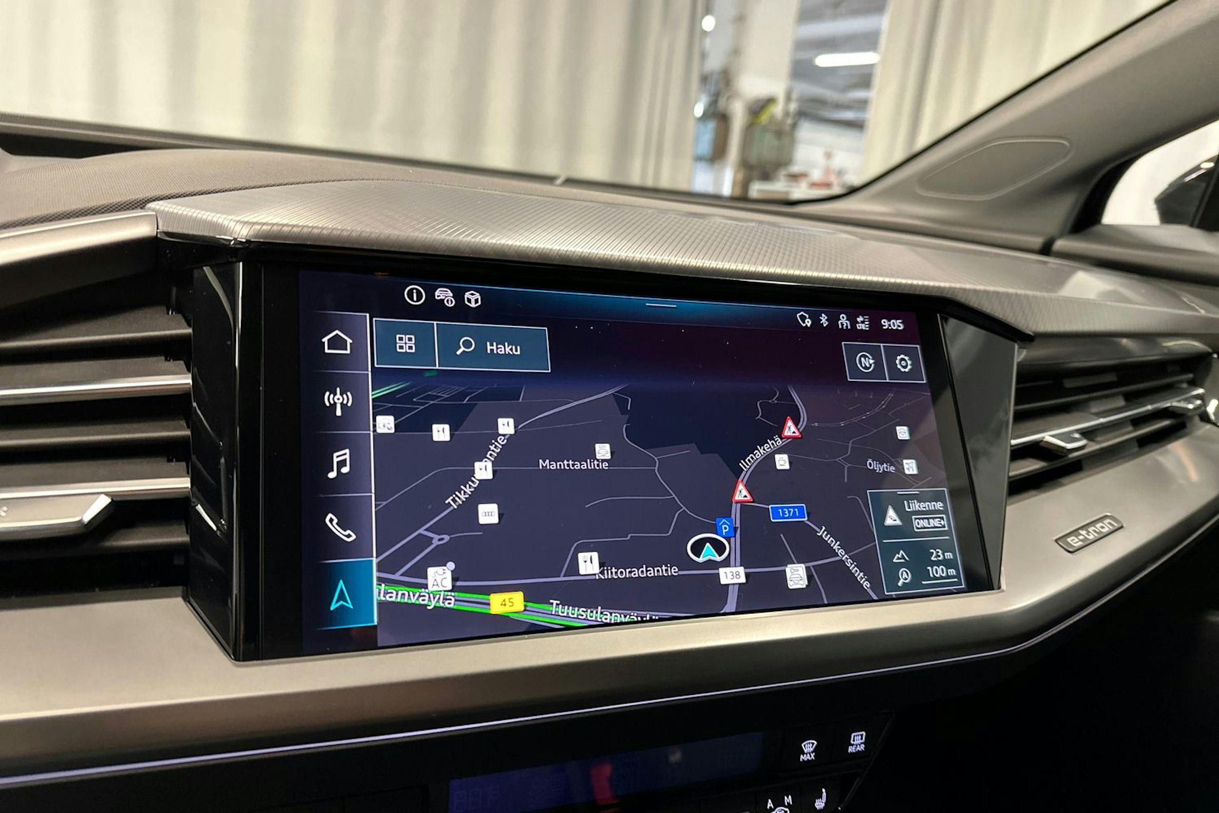 musta Audi Q4 e-tron 2024 kuva 21.