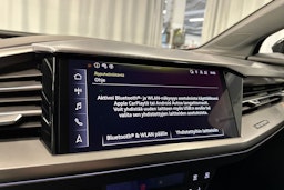 musta Audi Q4 e-tron 2024 kuva 22.