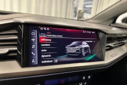 musta Audi Q4 e-tron 2024 kuva 23.