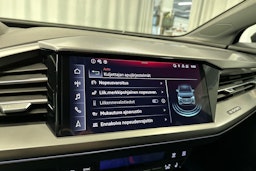 musta Audi Q4 e-tron 2024 kuva 24.