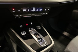 musta Audi Q4 e-tron 2024 kuva 28.
