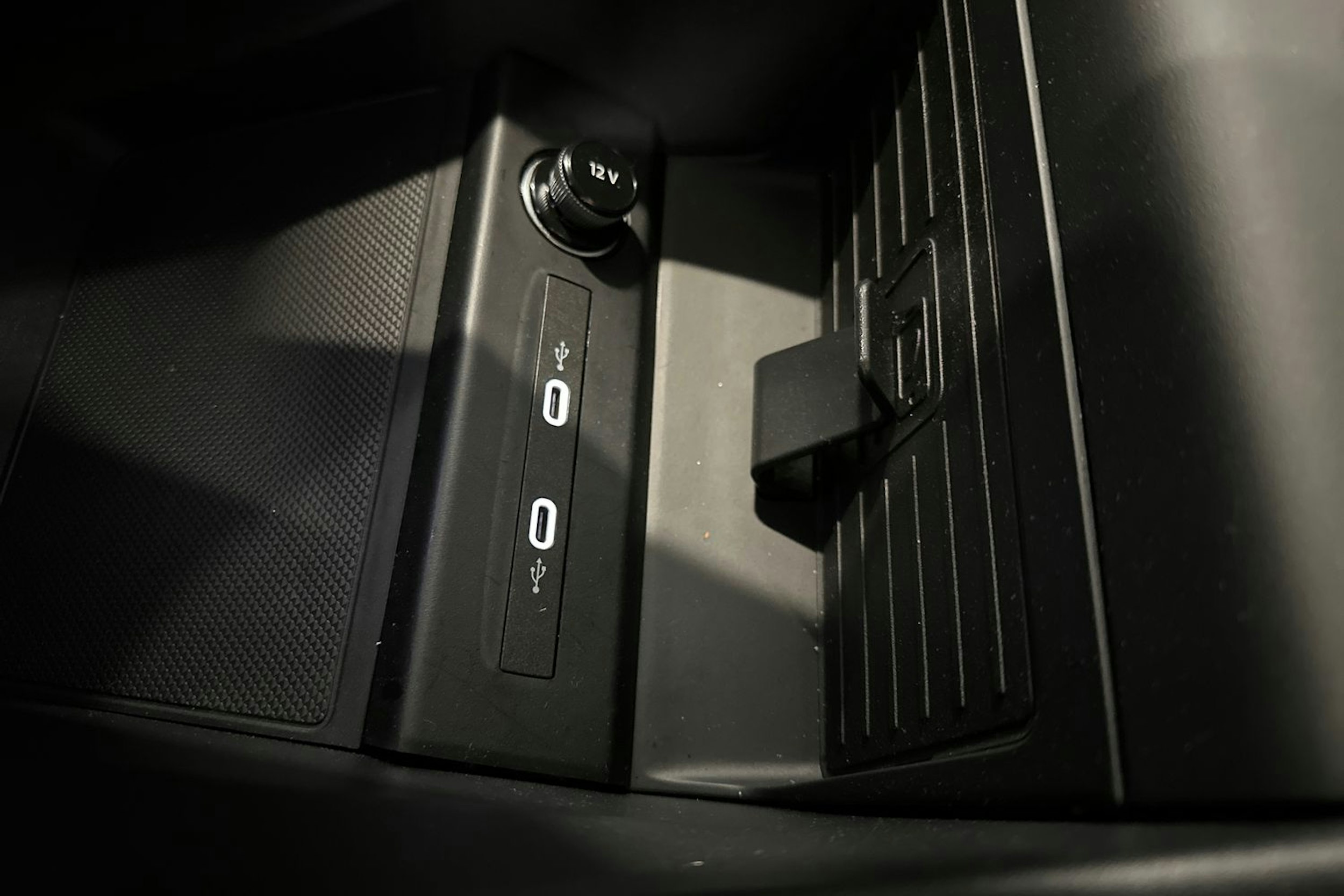musta Audi Q4 e-tron 2024 kuva 29.
