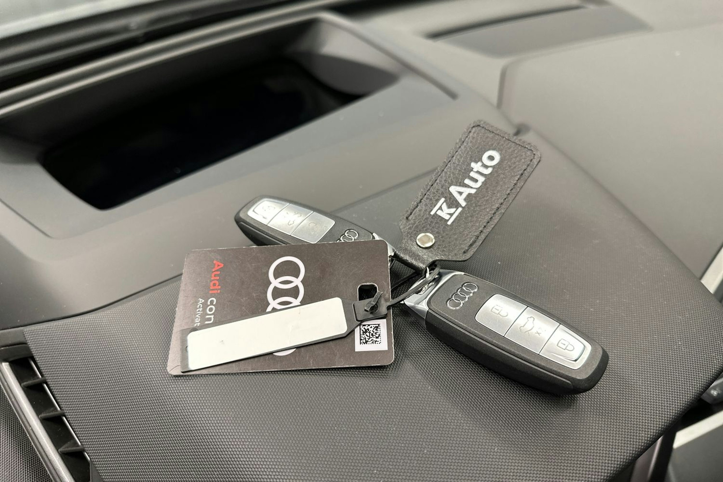 musta Audi Q4 e-tron 2024 kuva 36.