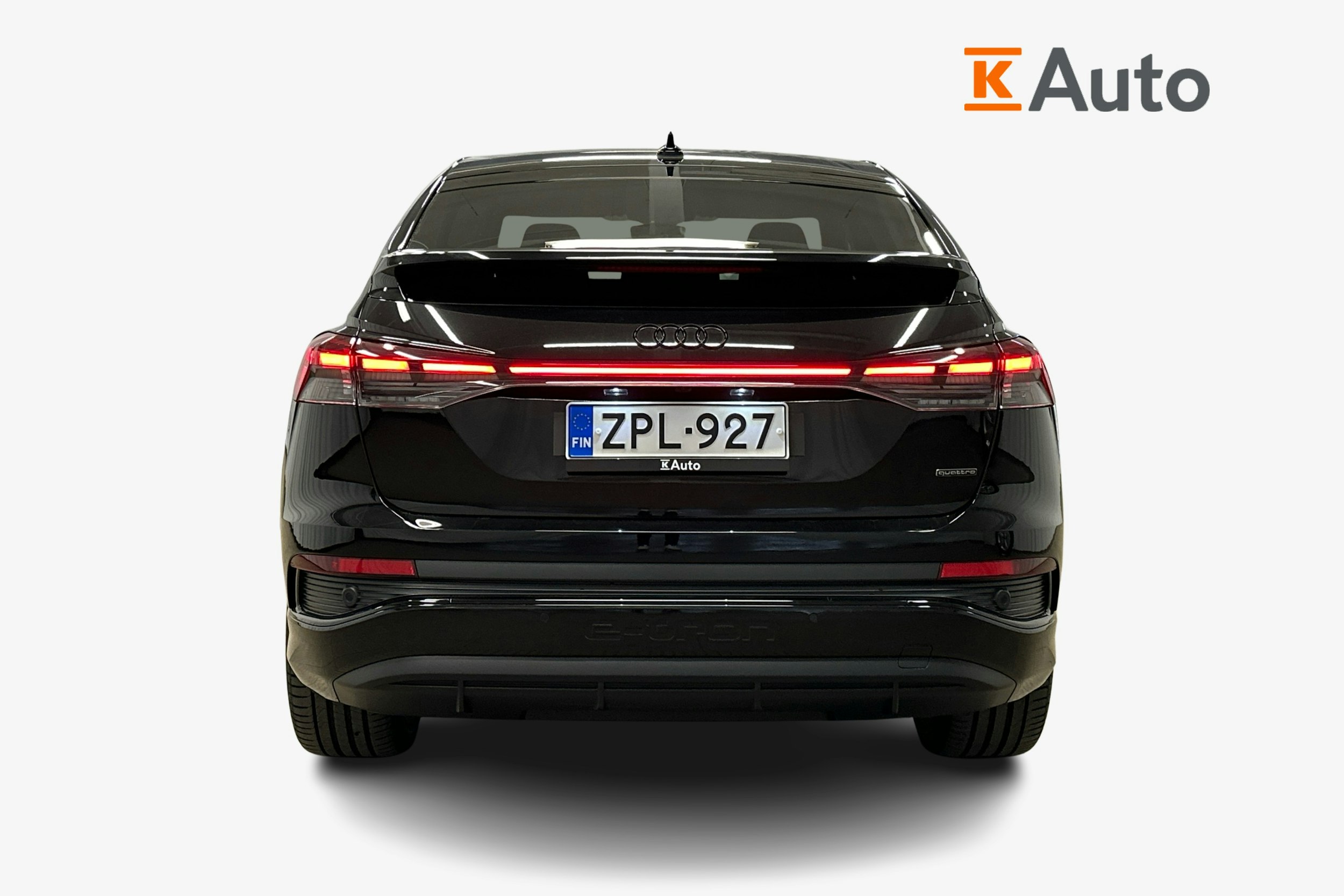 musta Audi Q4 e-tron 2024 kuva 3.