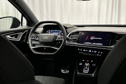 musta Audi Q4 e-tron 2024 kuva 6.