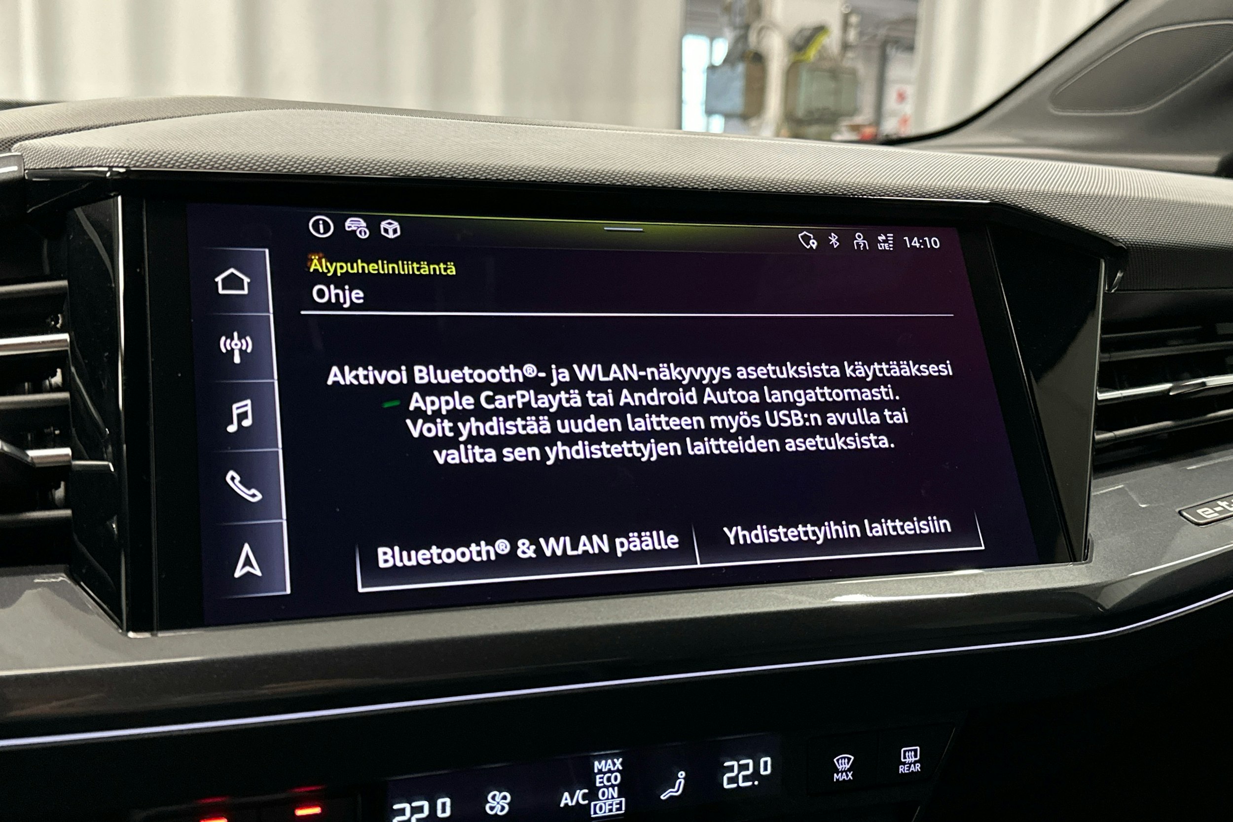 musta Audi Q4 e-tron 2024 kuva 15.
