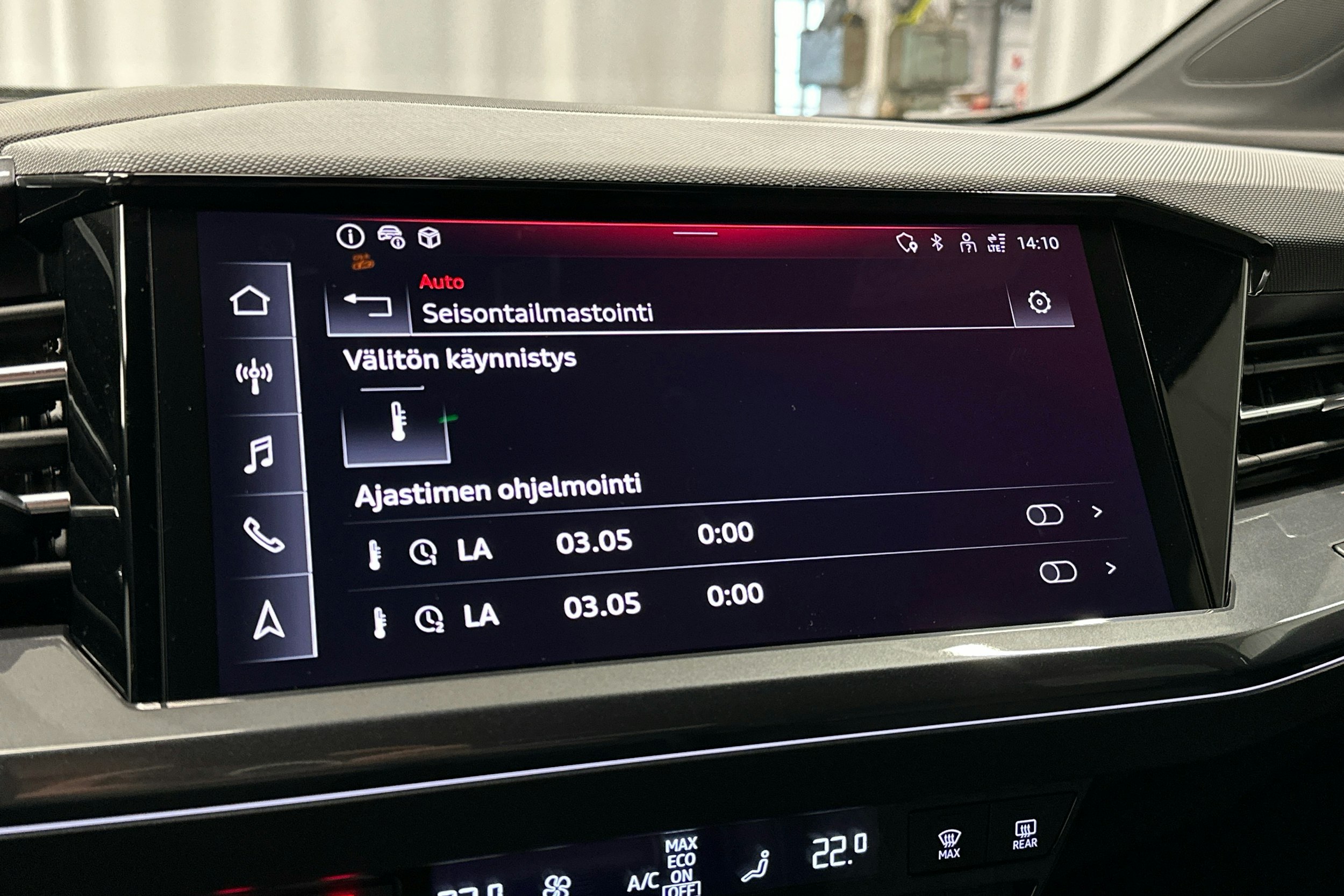 musta Audi Q4 e-tron 2024 kuva 16.