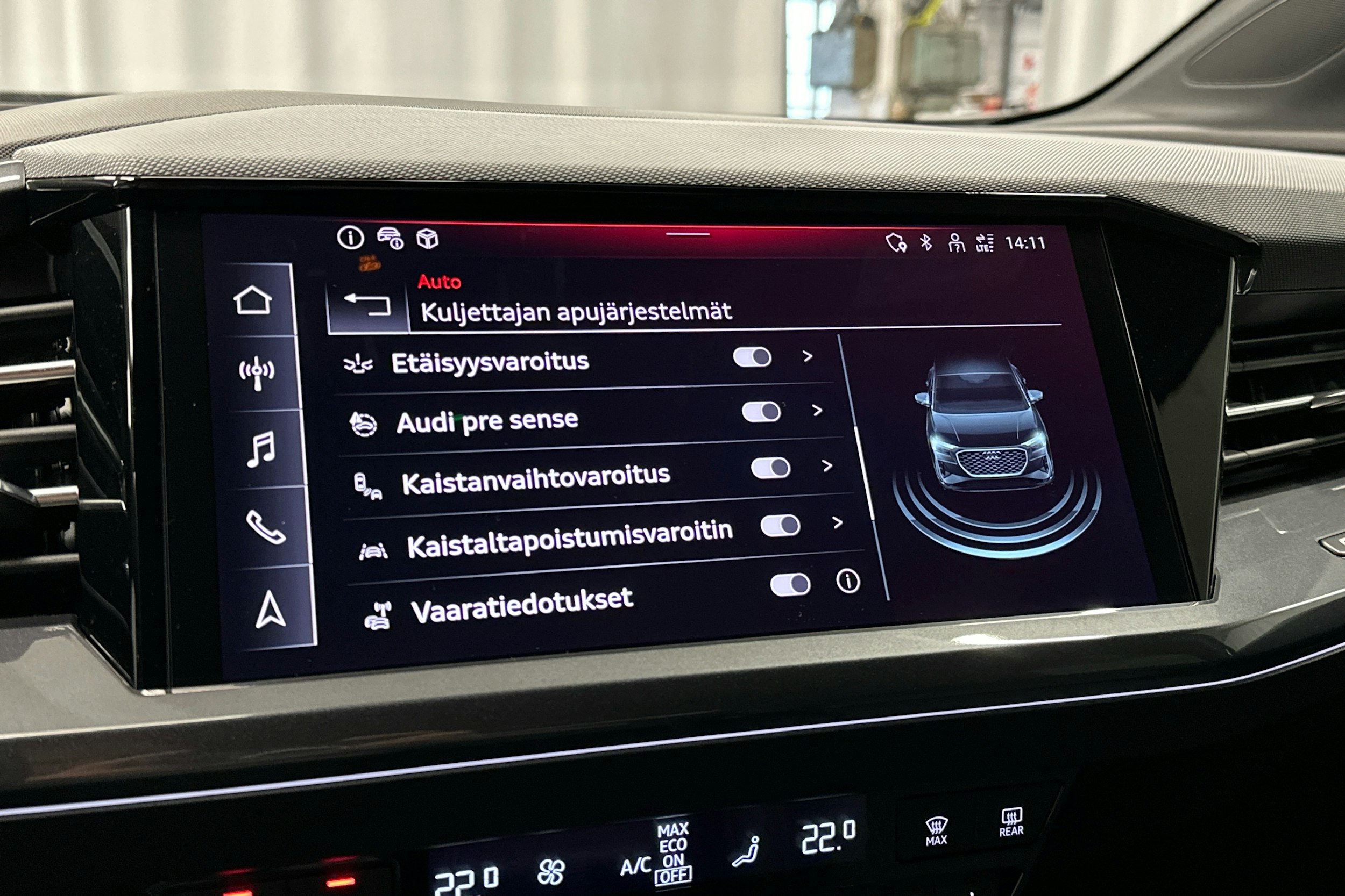 musta Audi Q4 e-tron 2024 kuva 19.