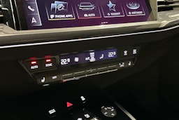 musta Audi Q4 e-tron 2024 kuva 21.