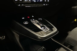 musta Audi Q4 e-tron 2024 kuva 22.