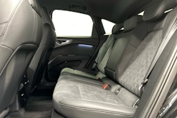 musta Audi Q4 e-tron 2024 kuva 24.