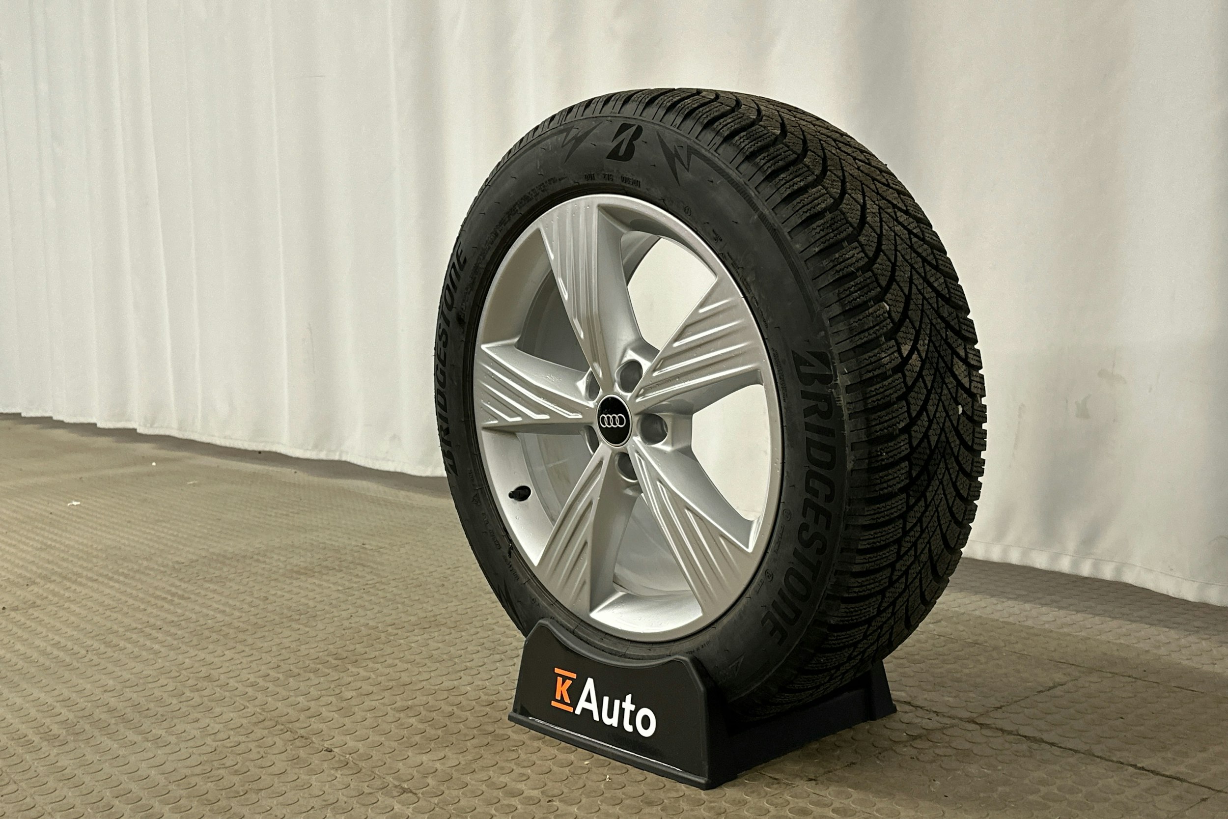 musta Audi Q4 e-tron 2024 kuva 29.