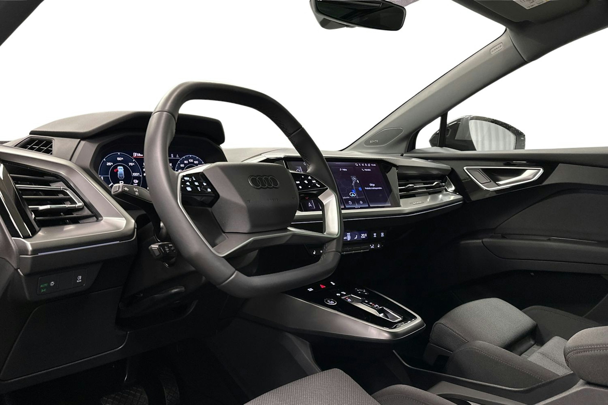 harmaa Audi Q4 e-tron 2024 kuva 7.