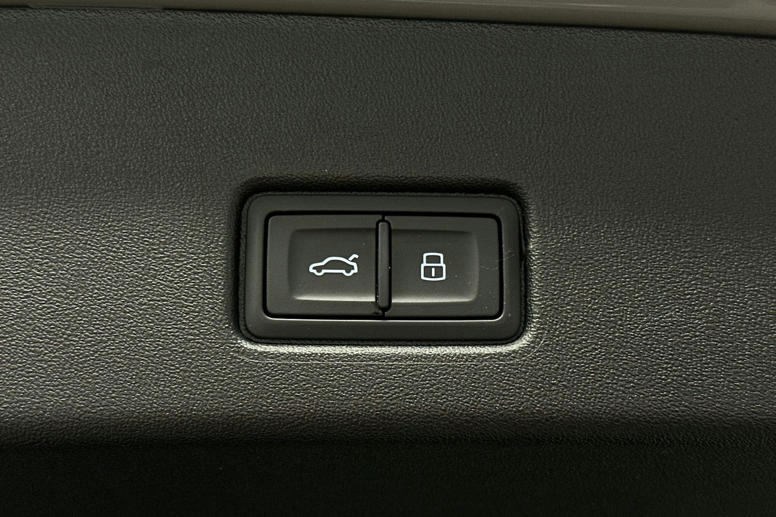 harmaa Audi Q4 e-tron 2024 kuva 15.