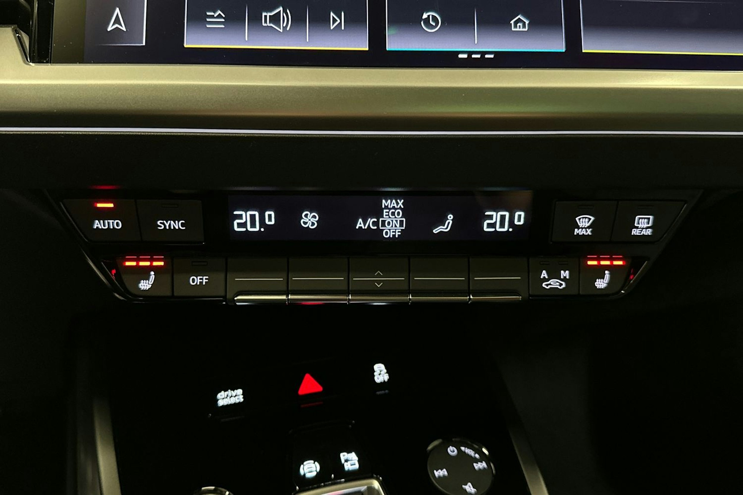 harmaa Audi Q4 e-tron 2024 kuva 24.