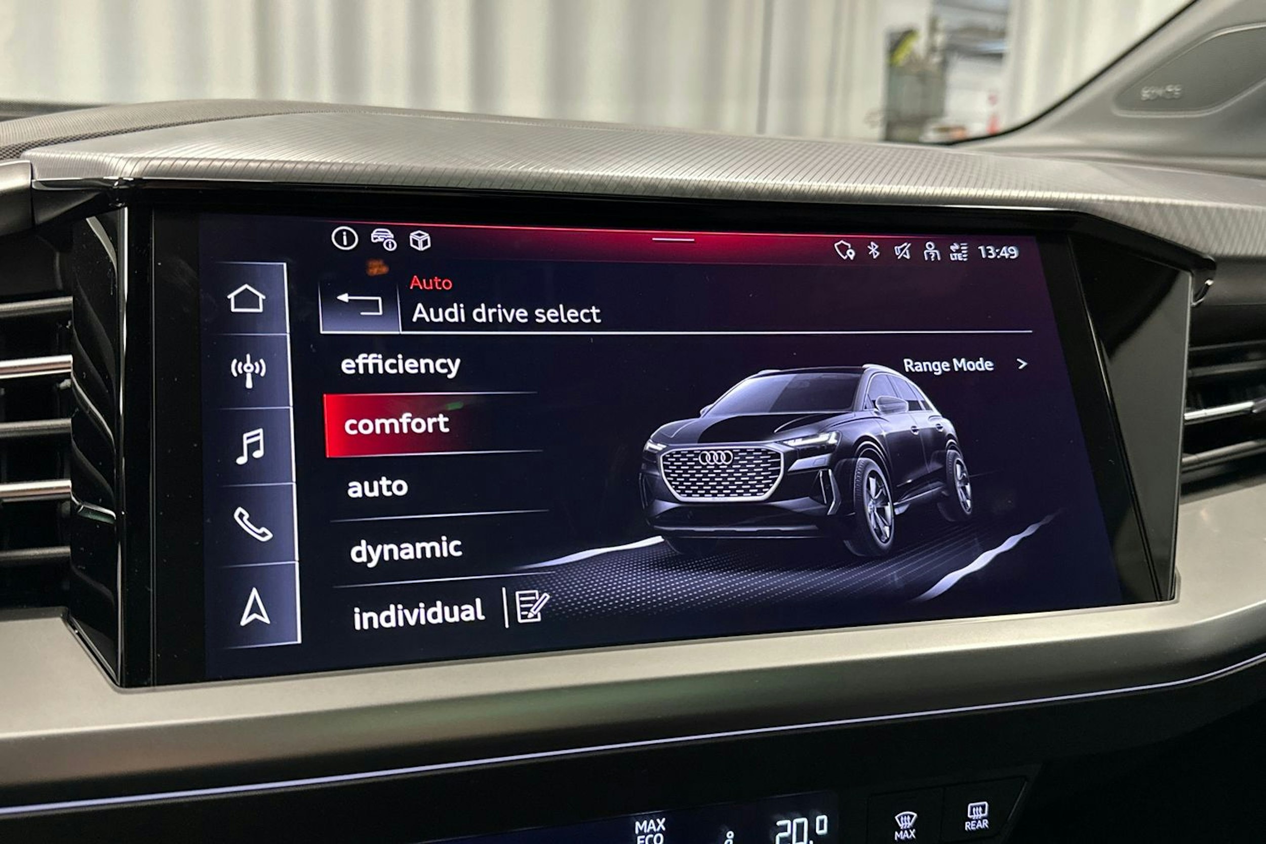 harmaa Audi Q4 e-tron 2024 kuva 27.