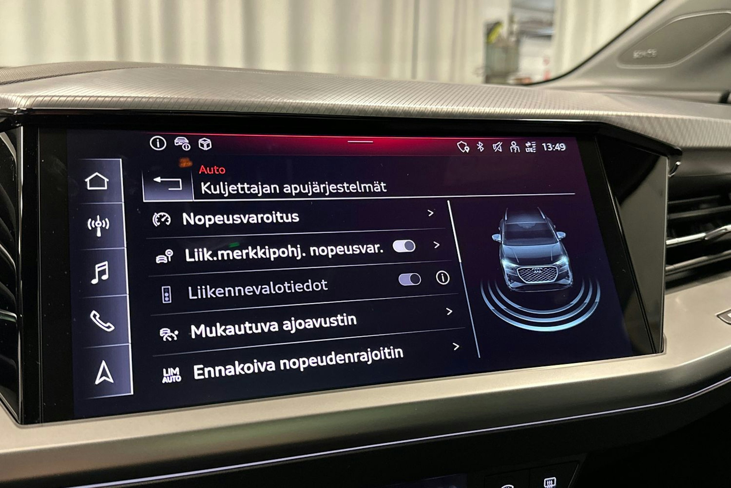 harmaa Audi Q4 e-tron 2024 kuva 28.
