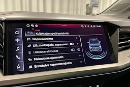 harmaa Audi Q4 e-tron 2024 kuva 28.