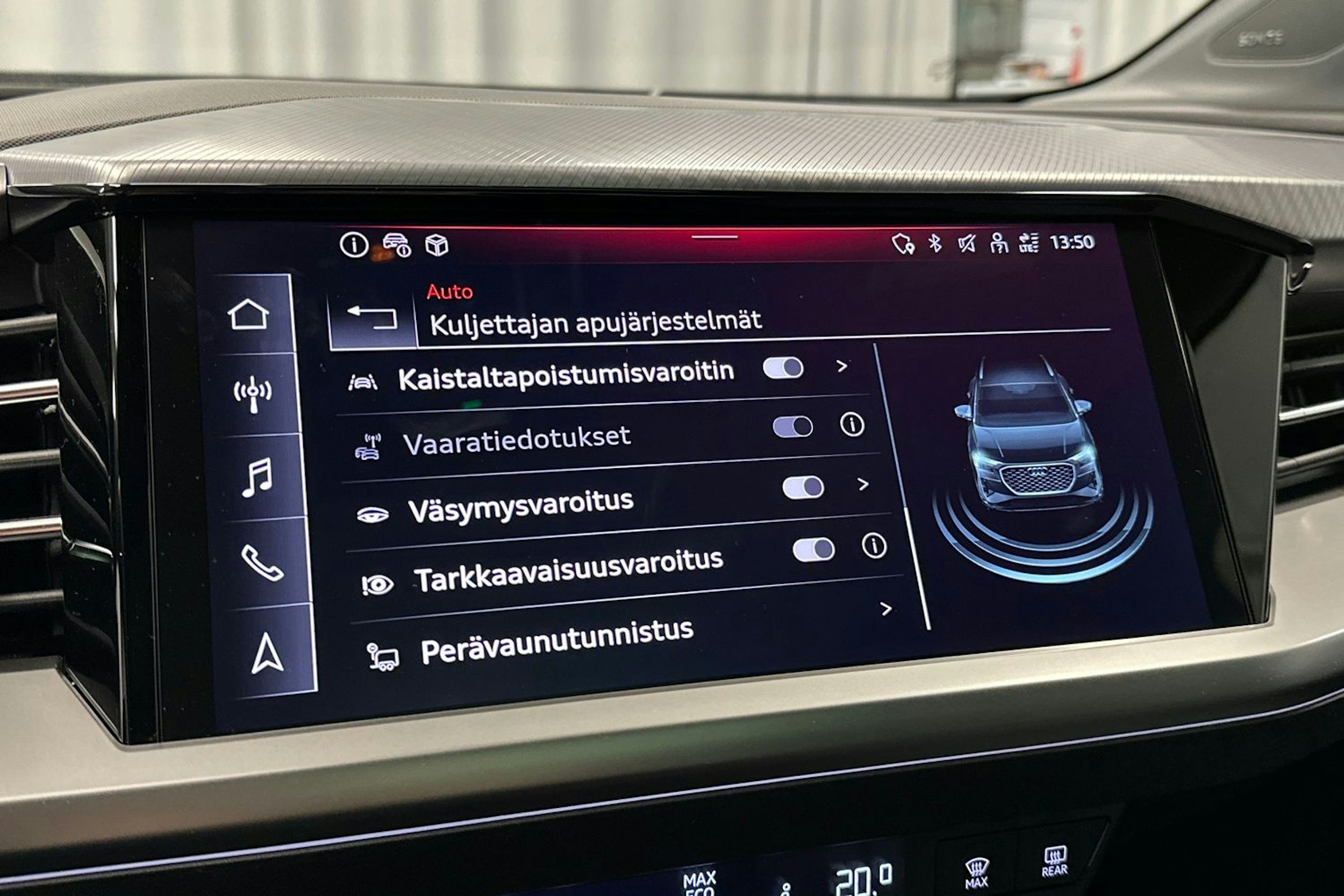 harmaa Audi Q4 e-tron 2024 kuva 30.