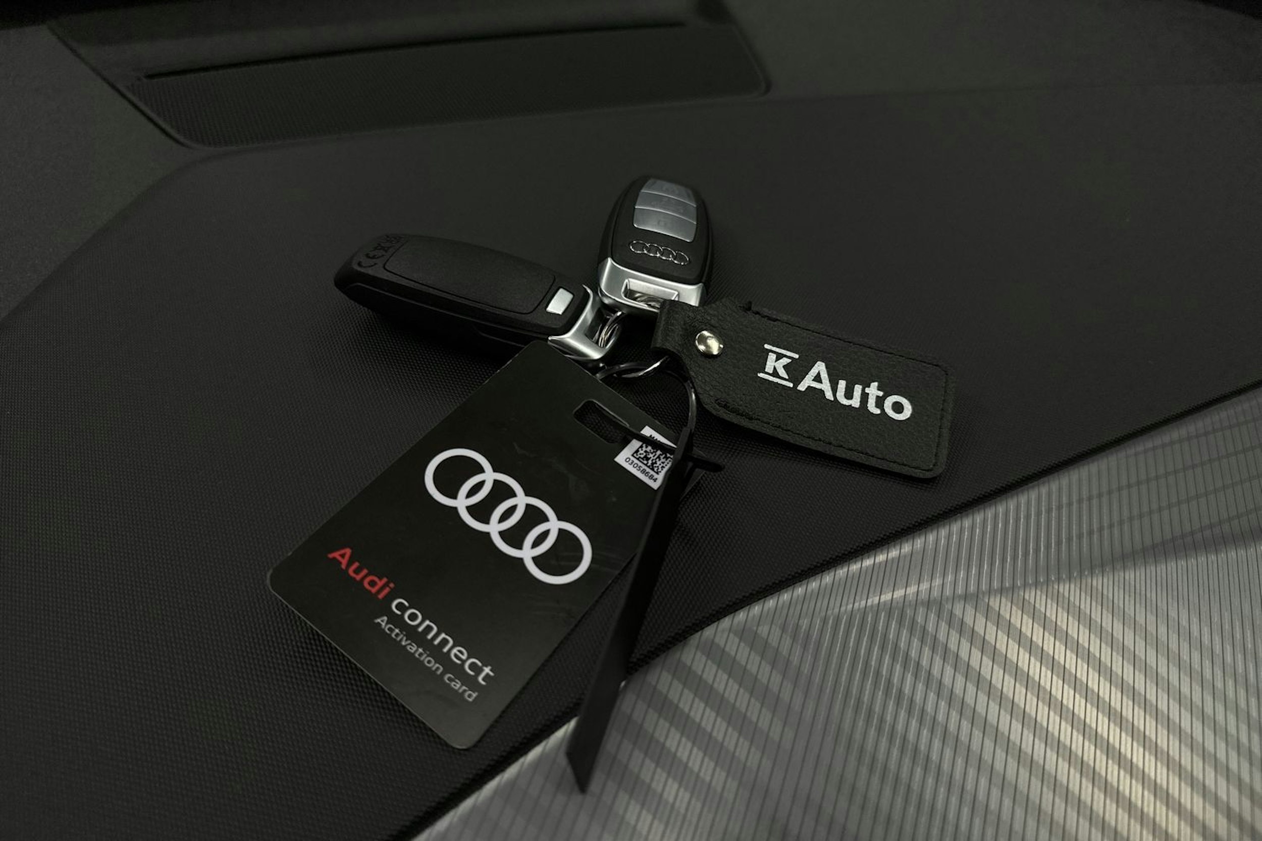harmaa Audi Q4 e-tron 2024 kuva 37.