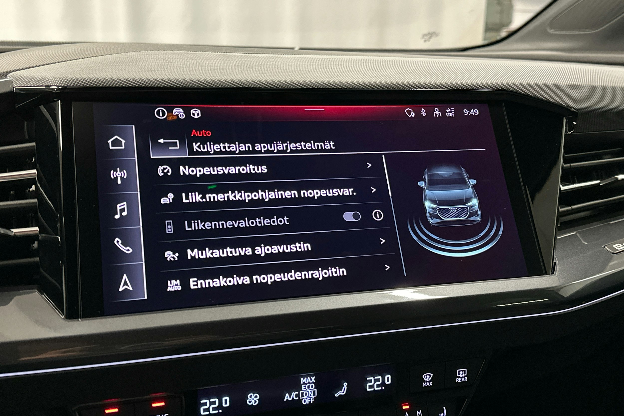 musta Audi Q4 e-tron 2024 kuva 17.
