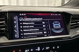 musta Audi Q4 e-tron 2024 kuva 18.