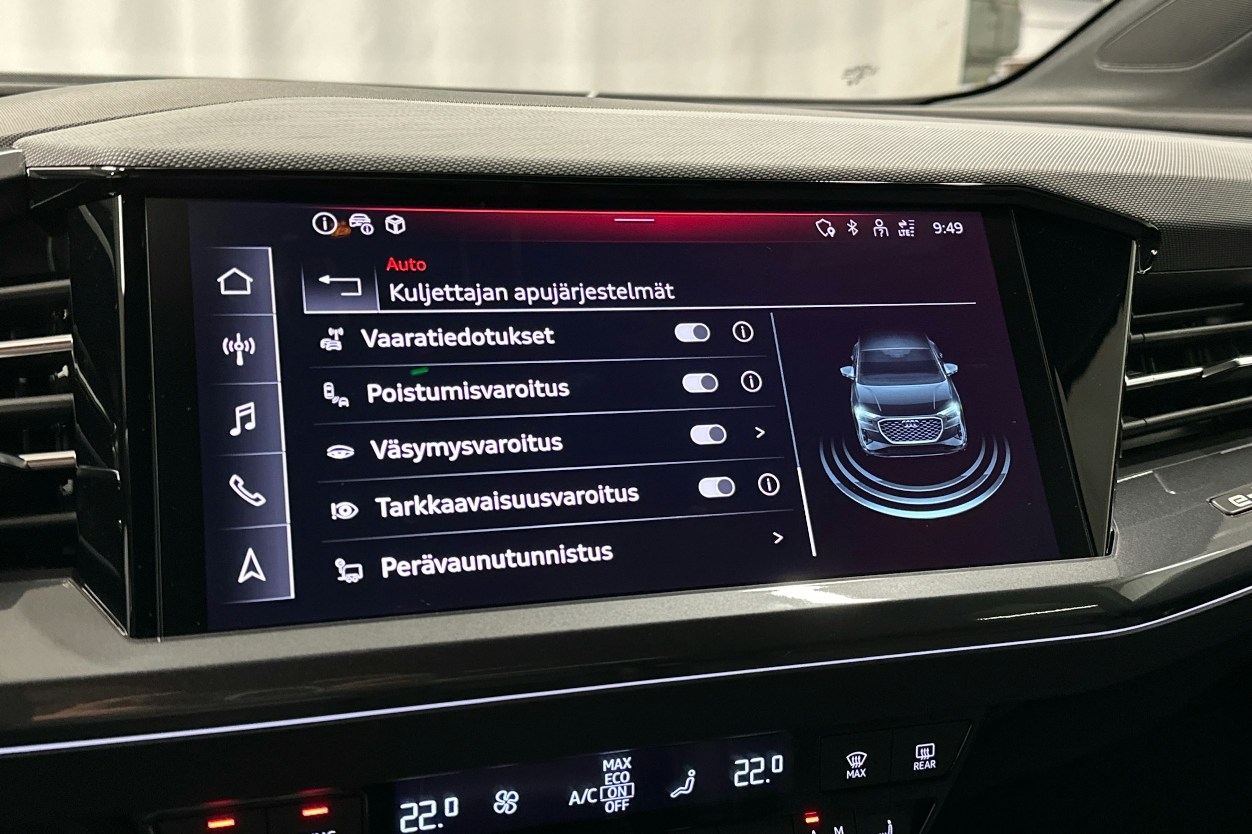 musta Audi Q4 e-tron 2024 kuva 19.
