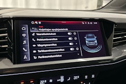 musta Audi Q4 e-tron 2024 kuva 19.