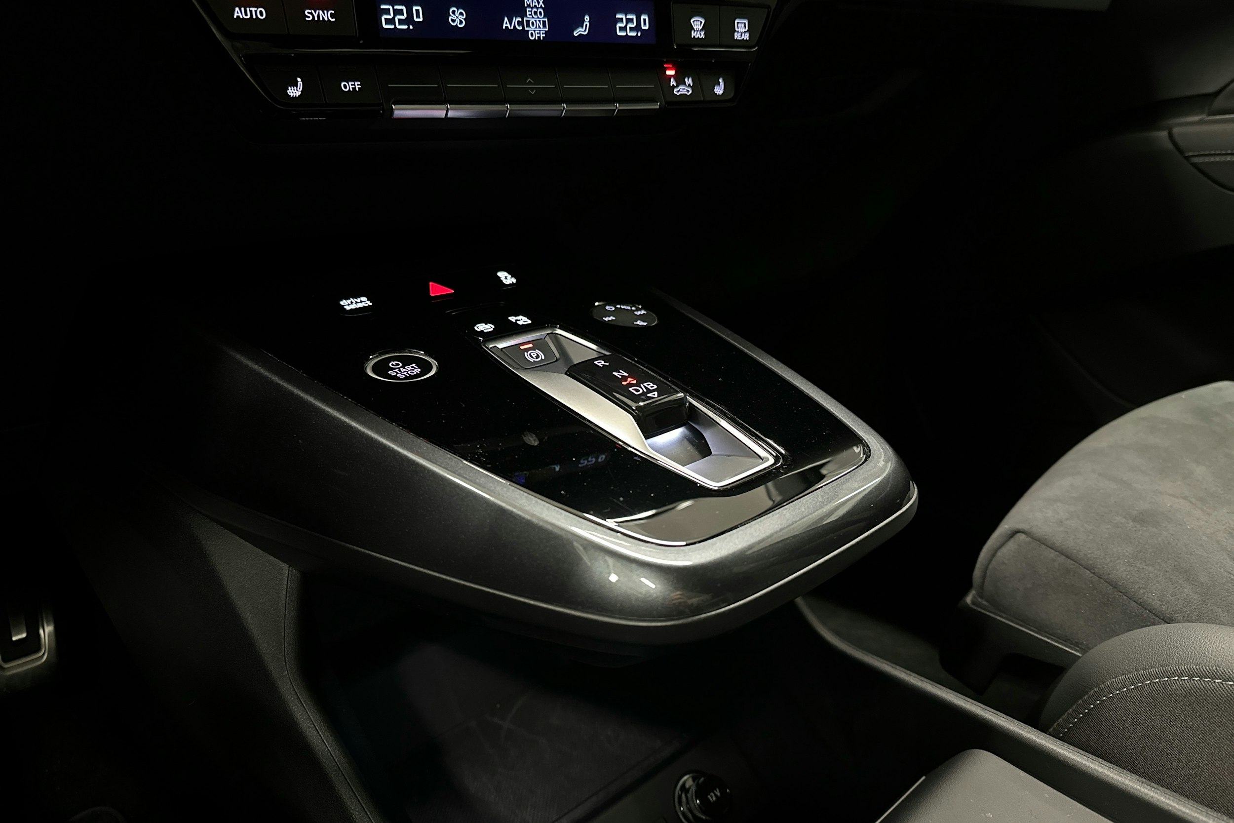 musta Audi Q4 e-tron 2024 kuva 21.