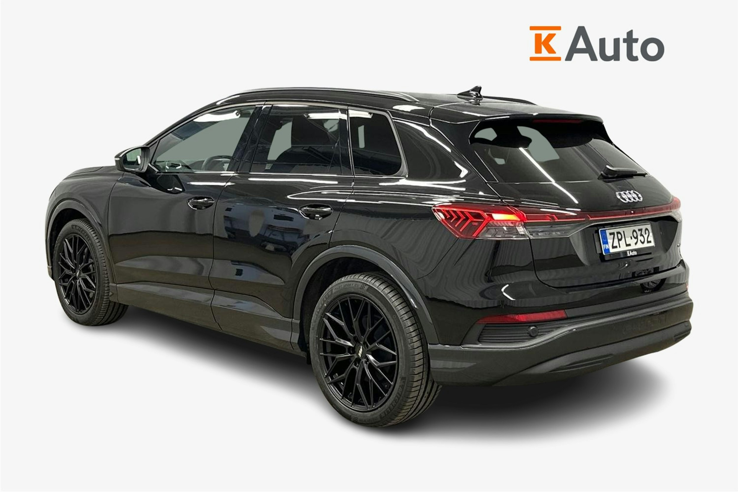musta Audi Q4 e-tron 2024 kuva 2.