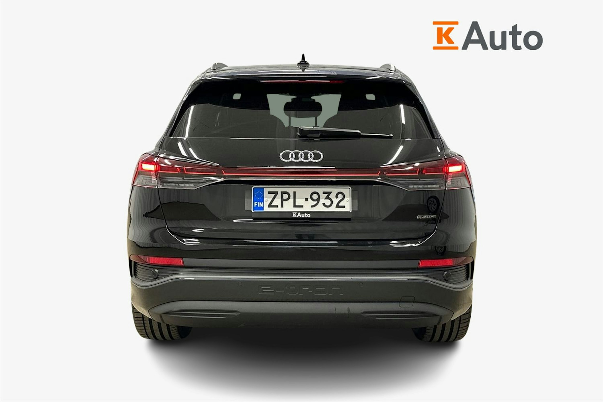 musta Audi Q4 e-tron 2024 kuva 3.