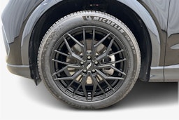 musta Audi Q4 e-tron 2024 kuva 9.