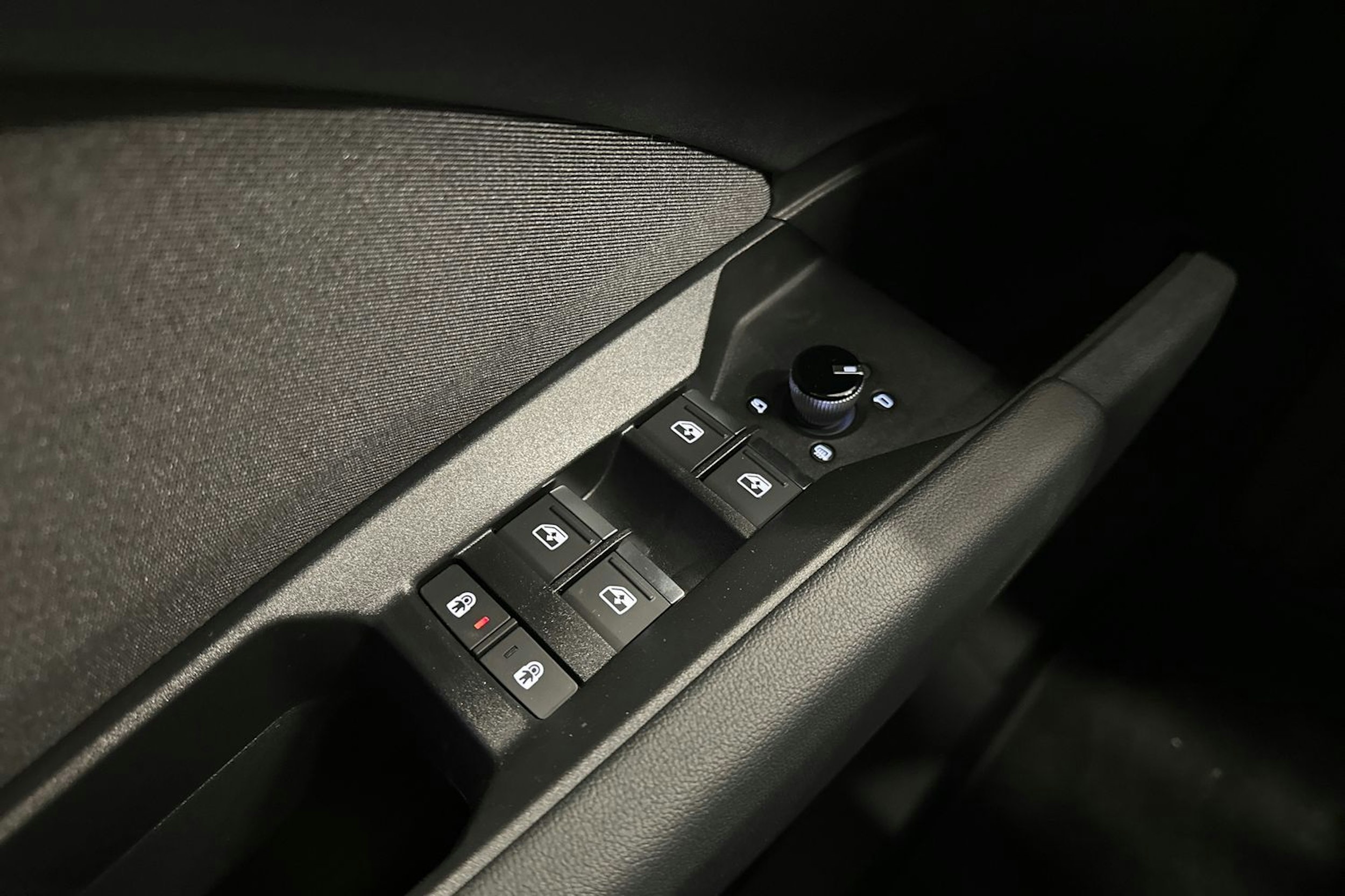 musta Audi Q4 e-tron 2024 kuva 15.