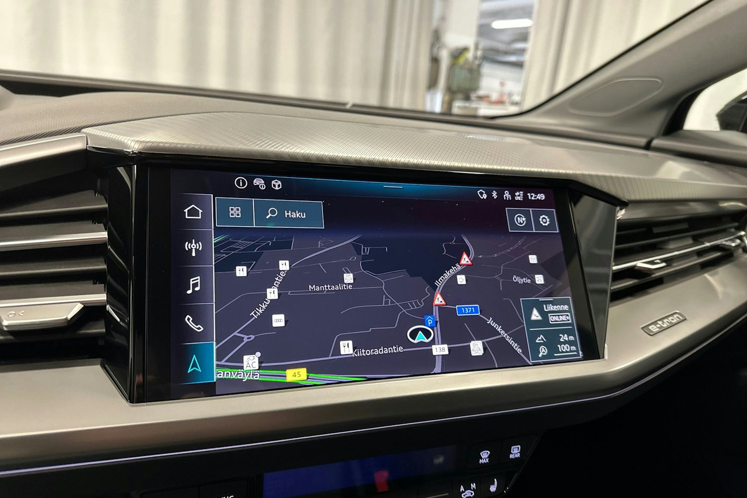 musta Audi Q4 e-tron 2024 kuva 17.