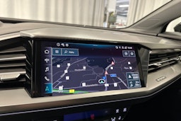 musta Audi Q4 e-tron 2024 kuva 17.