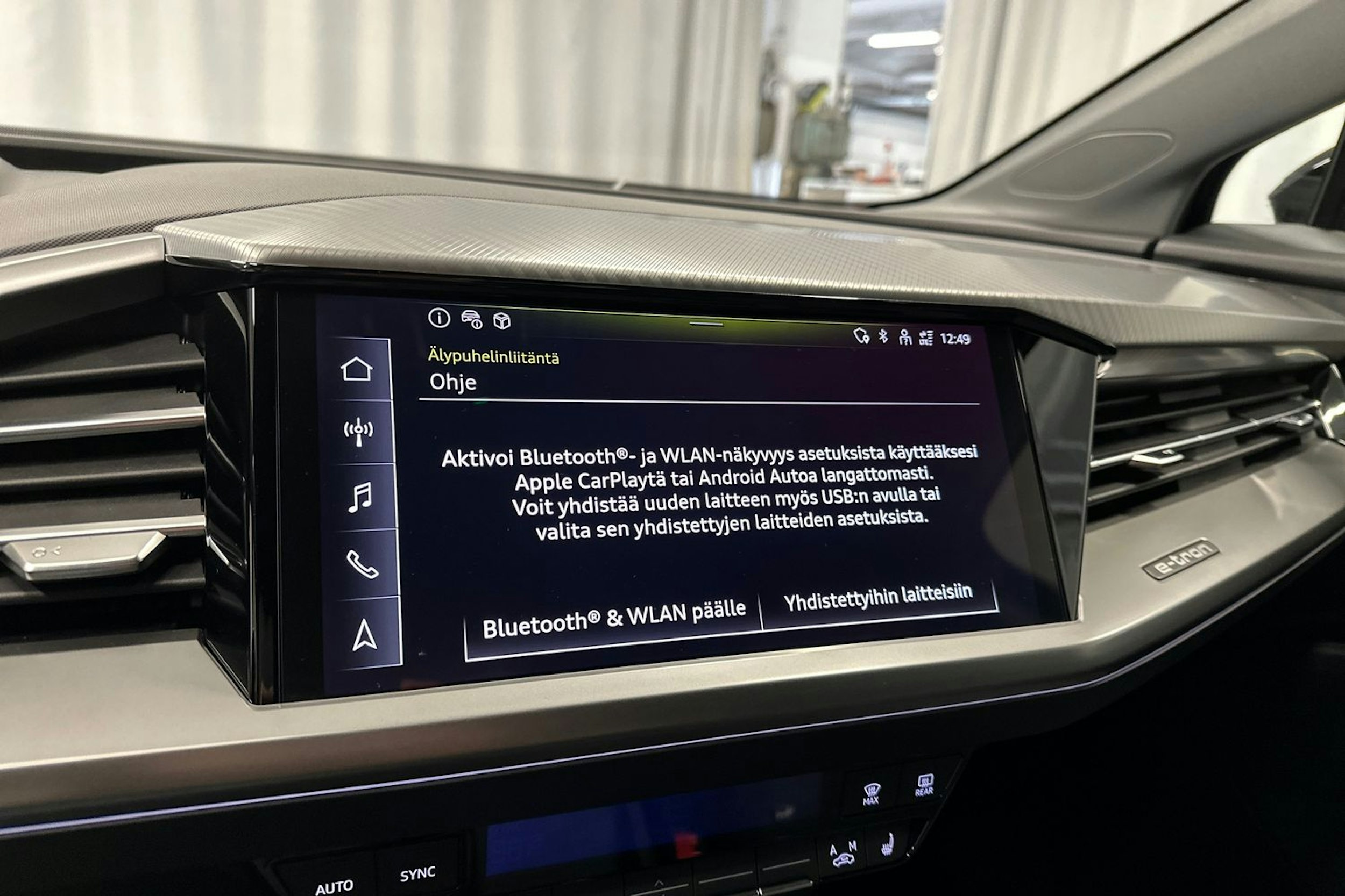 musta Audi Q4 e-tron 2024 kuva 18.