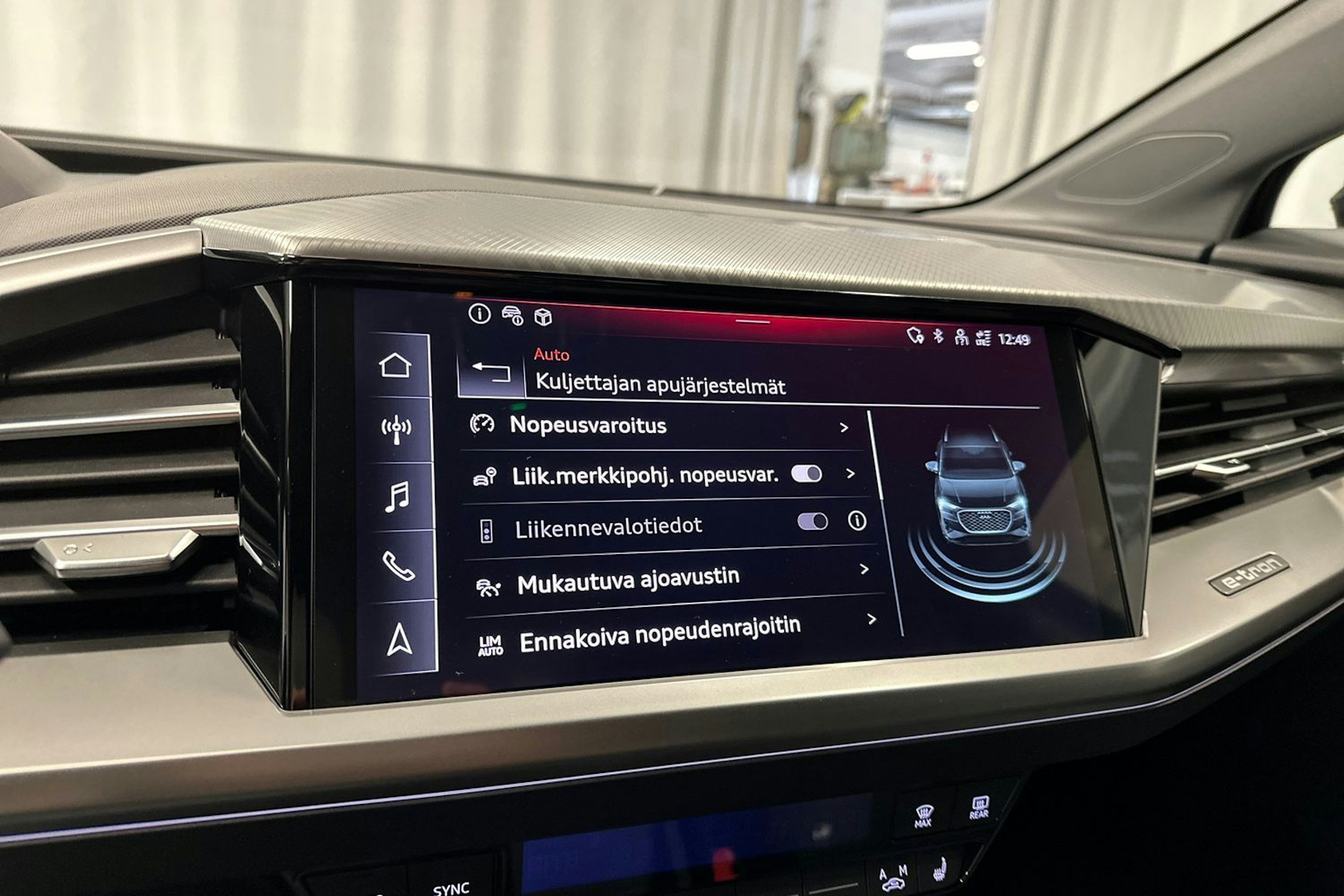musta Audi Q4 e-tron 2024 kuva 20.