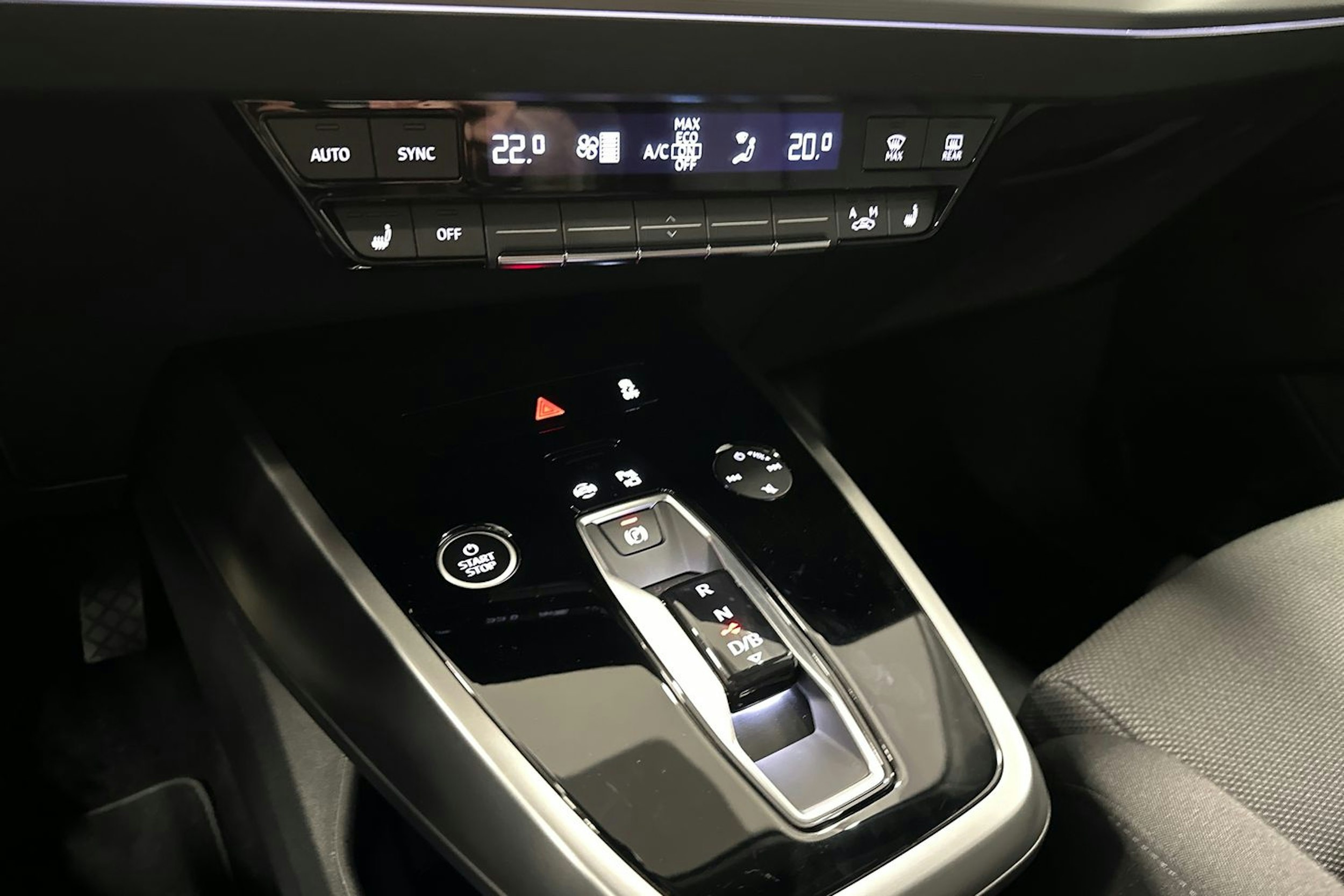 musta Audi Q4 e-tron 2024 kuva 23.