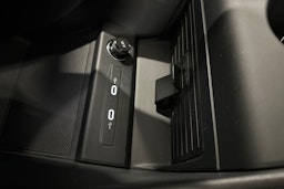 musta Audi Q4 e-tron 2024 kuva 24.