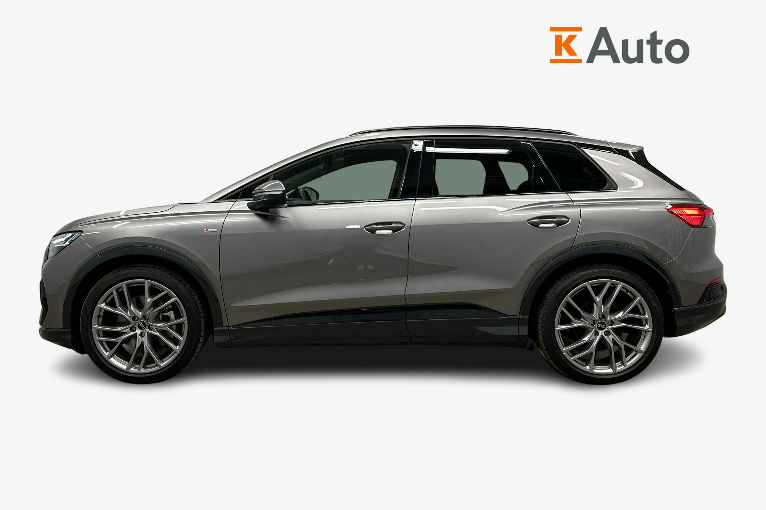 harmaa Audi Q4 e-tron 2024 kuva 5.