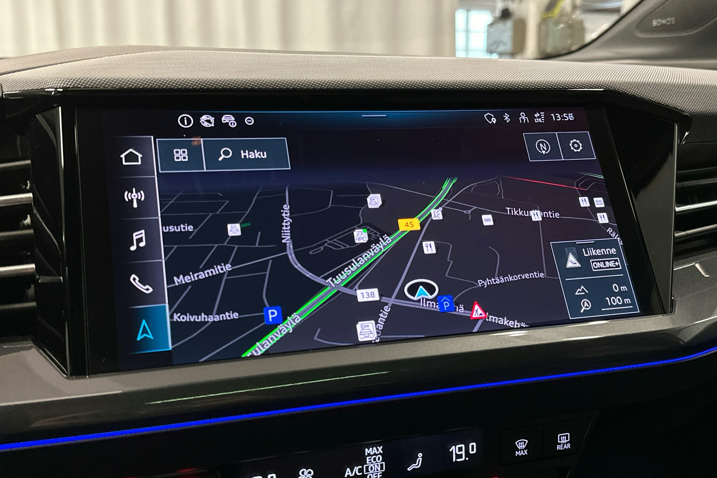 harmaa Audi Q4 e-tron 2024 kuva 14.