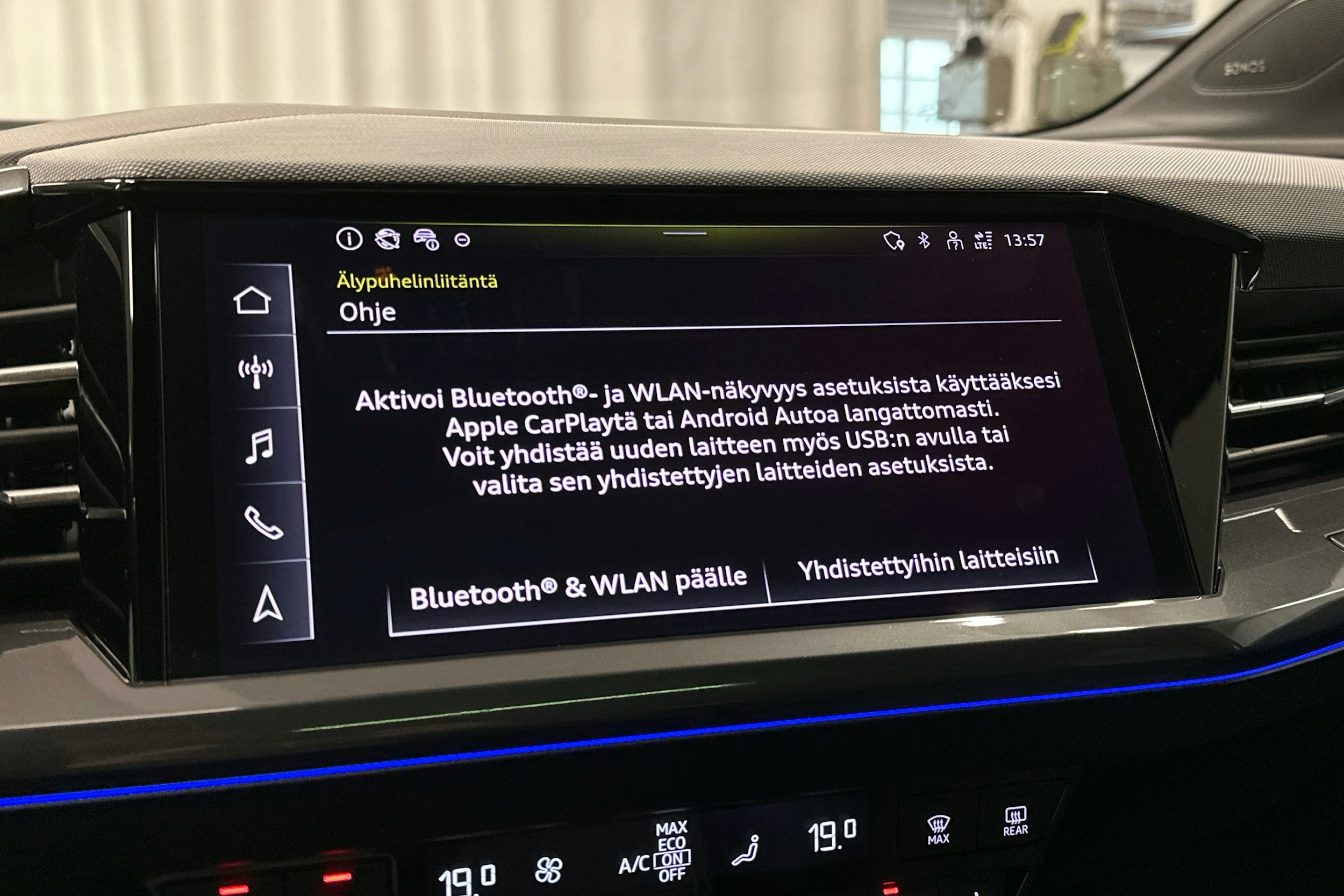harmaa Audi Q4 e-tron 2024 kuva 16.