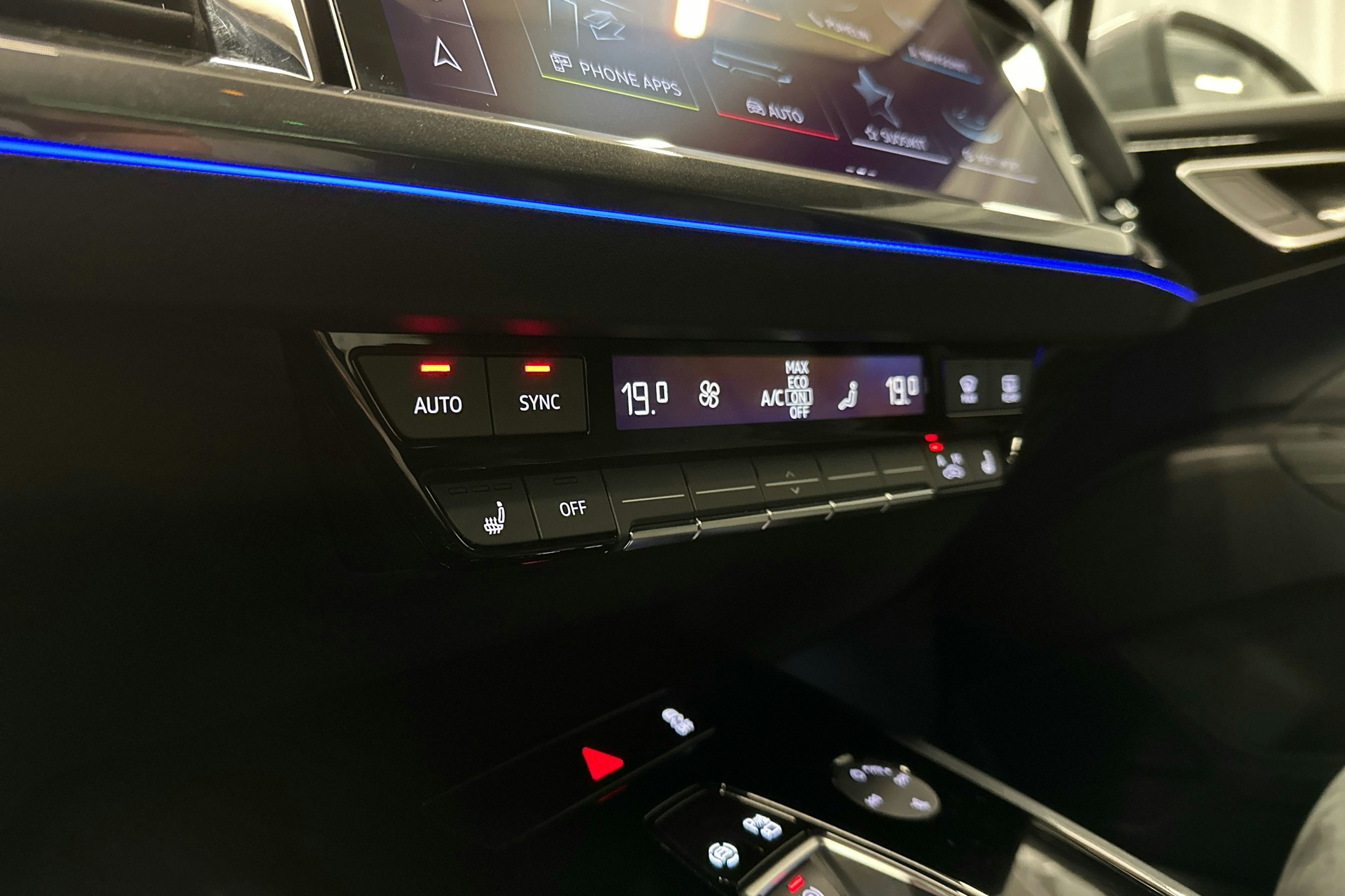 harmaa Audi Q4 e-tron 2024 kuva 21.