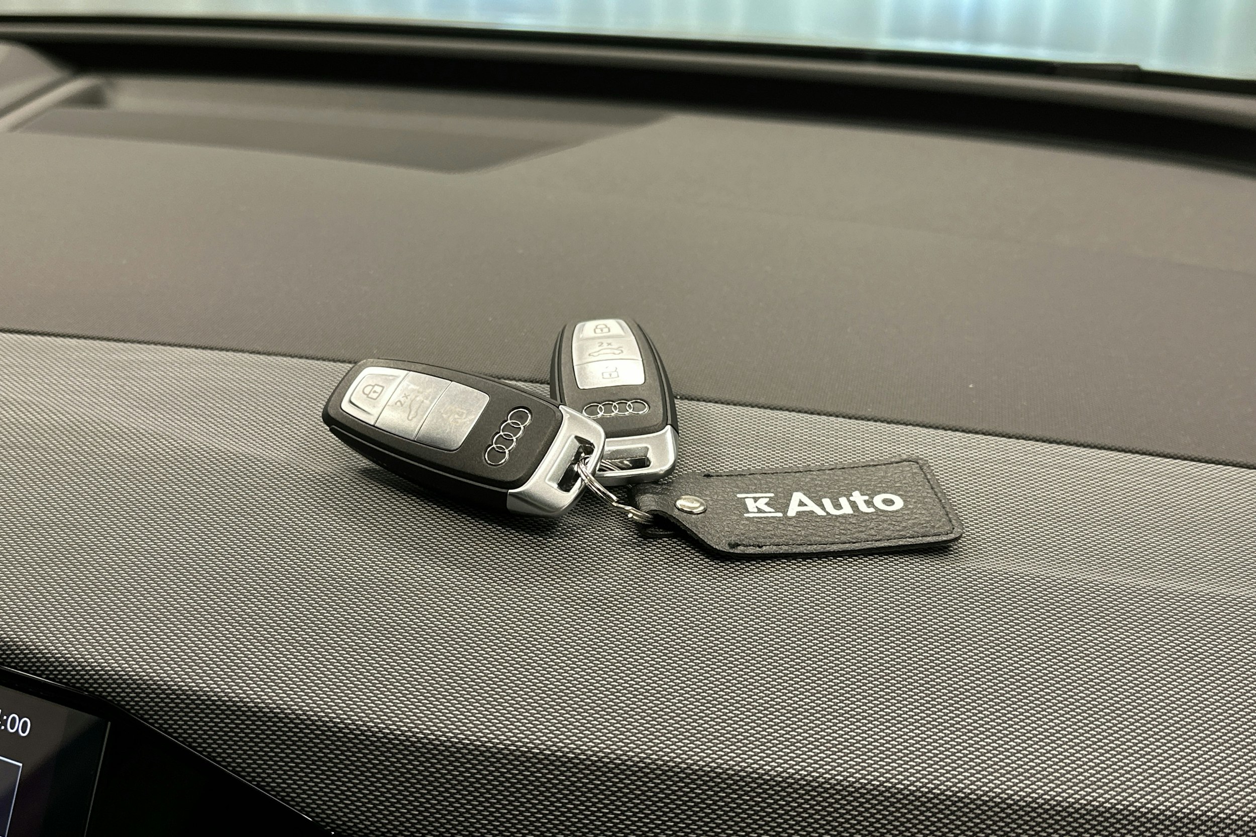 harmaa Audi Q4 e-tron 2024 kuva 33.