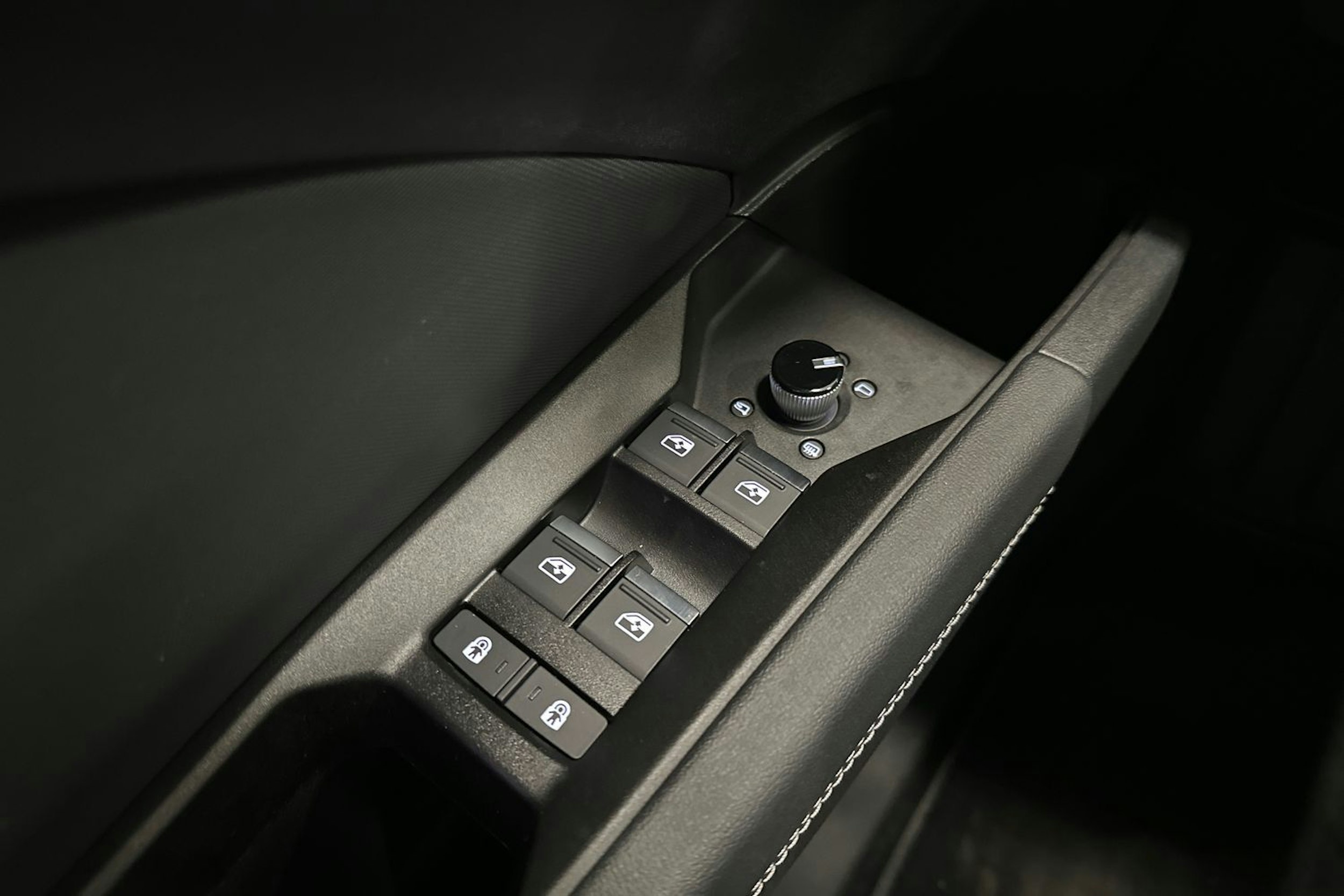 musta Audi Q4 e-tron 2024 kuva 17.