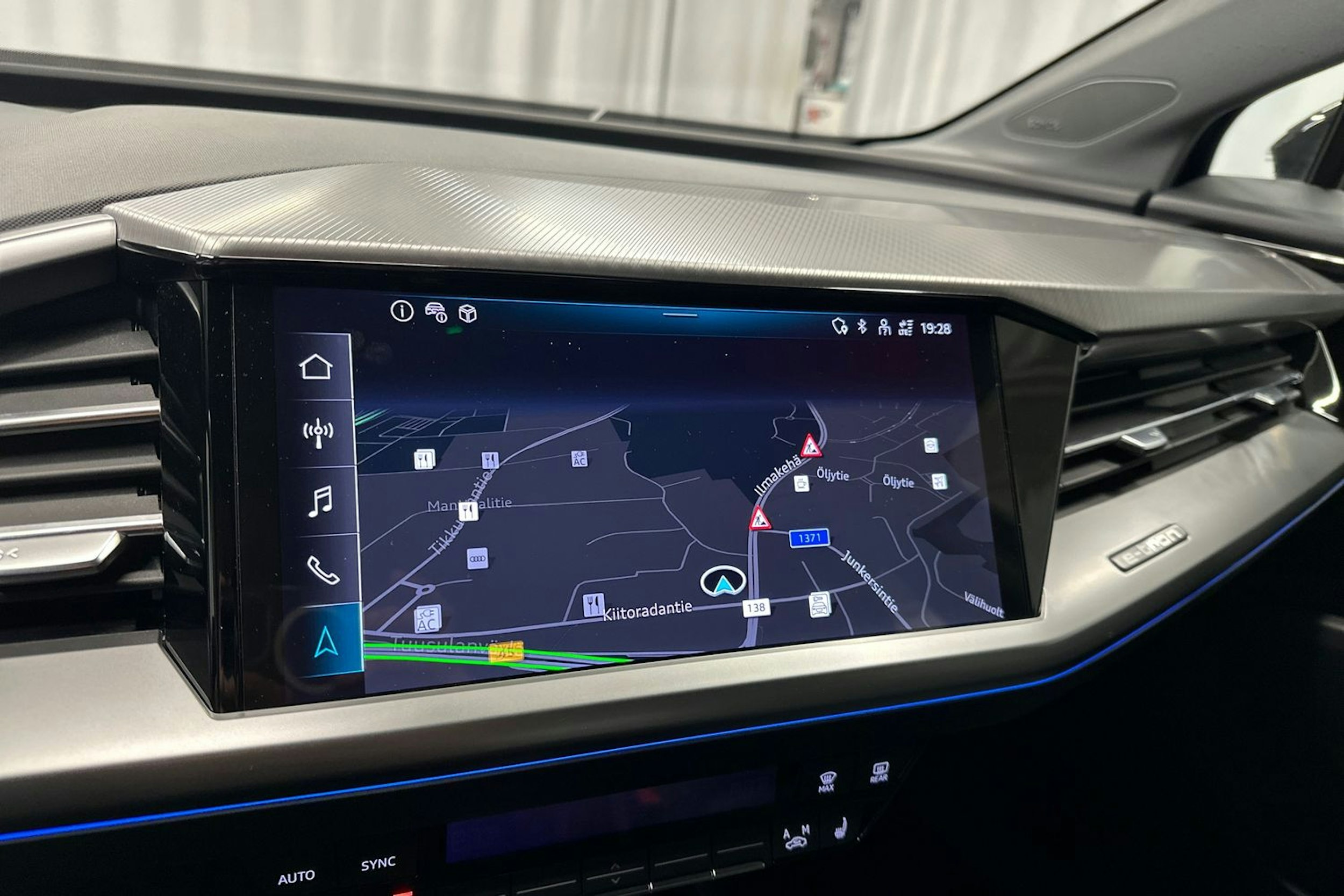 musta Audi Q4 e-tron 2024 kuva 20.