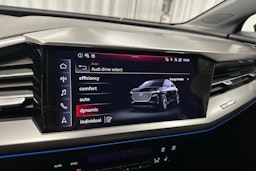 musta Audi Q4 e-tron 2024 kuva 21.